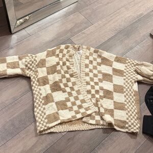 Elegant Checkered Knit Cardigan - Cream and Brown